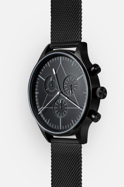 CRONOMETRICS Engineer black watch (diagonal view)